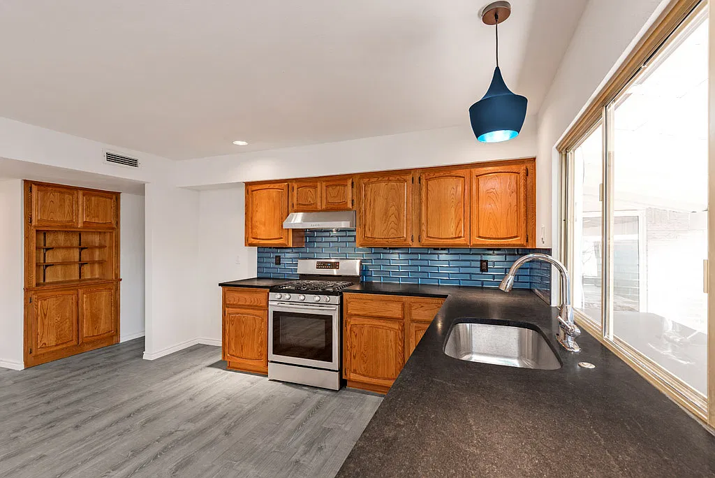 3 bed, 1863 sqft, $2,600 — Photo 1