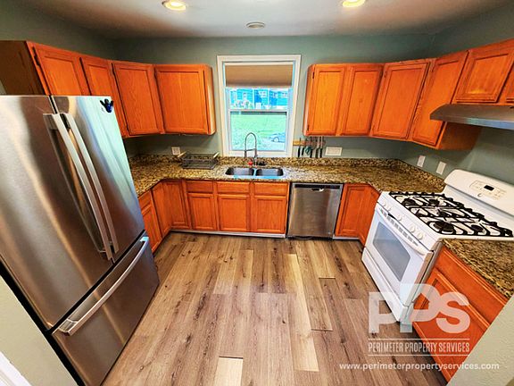 2nd image of 645 Charlotte Pl NW