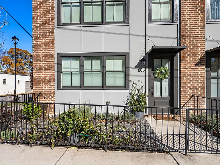 603 King Arnold St — Photo 50