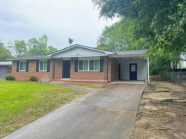 1526 Barcelona Dr — Photo 2