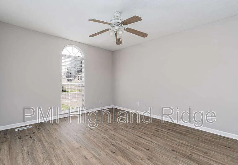 2414 Lismore Dr — Photo 10
