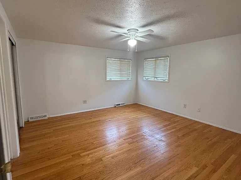 6580 Forest Glen Ave — Photo 13