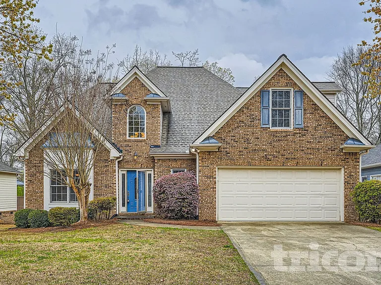 1231 Brentwood Ct — Photo 1