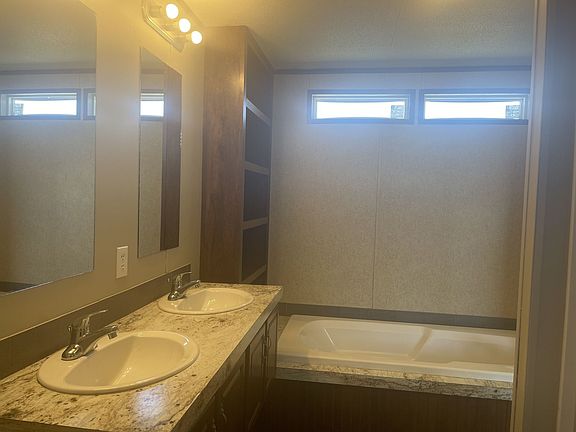 4th image of 920 Century Plaza Dr #58