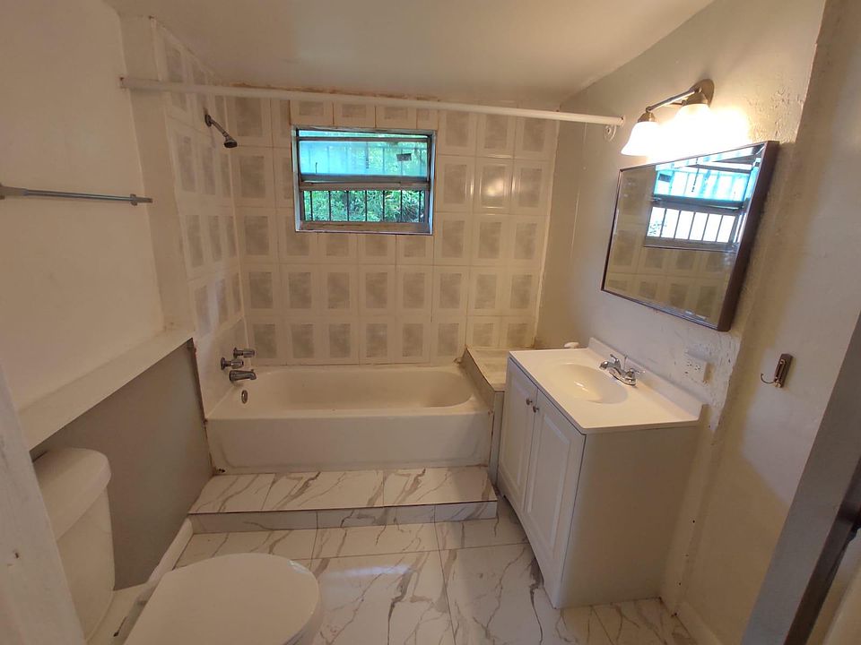 2nd image of 1610 NW 47th St #2