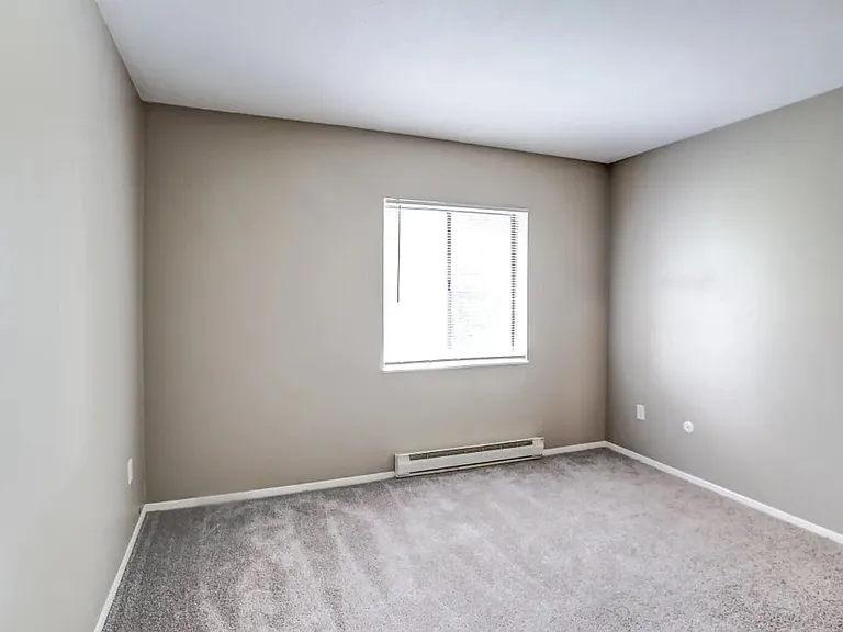 Riviera Apartments — Photo 4