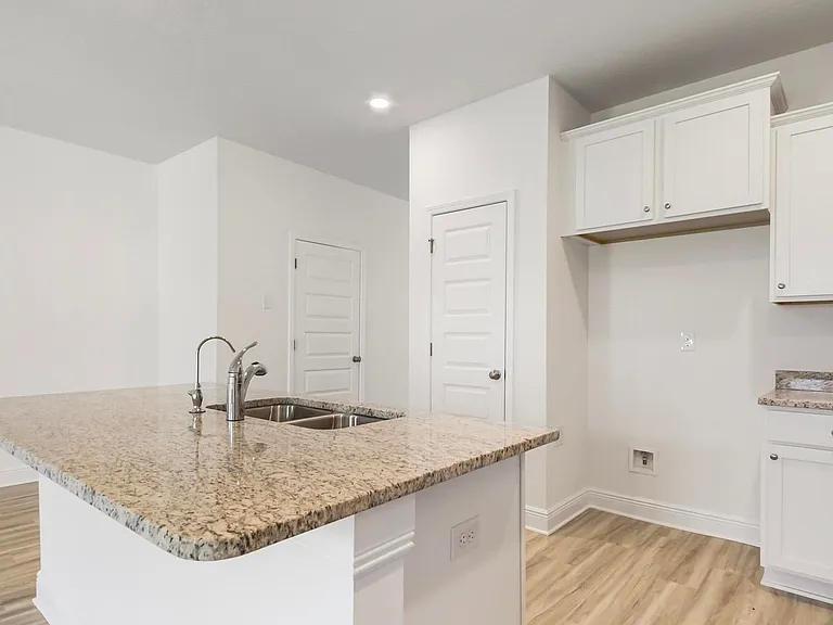 532 Melrose Way — Photo 6