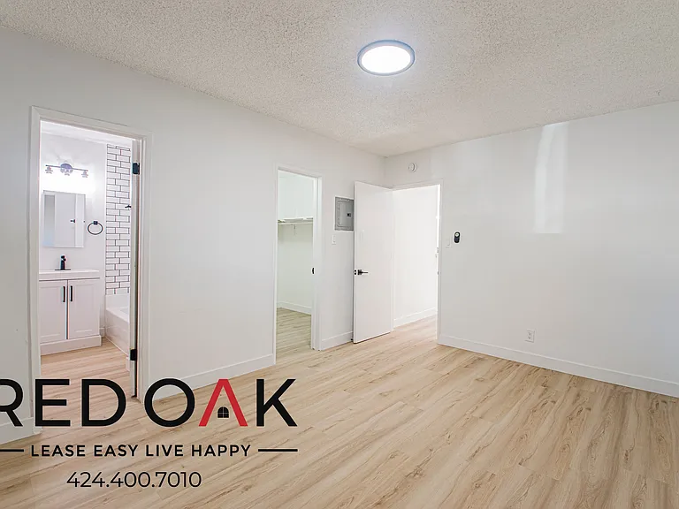 12605 Kensington Ln #4 — Photo 11
