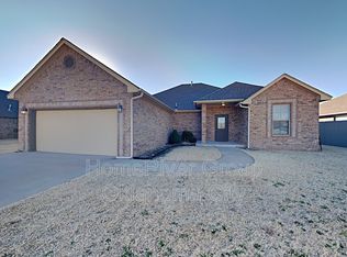 1121 N Vicksburg Ter, Mustang, OK 73064