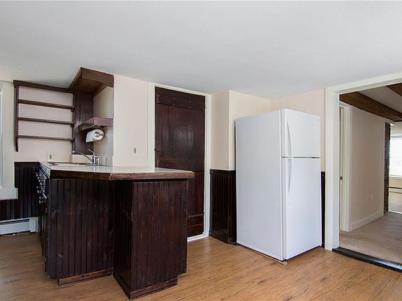 5th image of 15 Arnold Ave #2