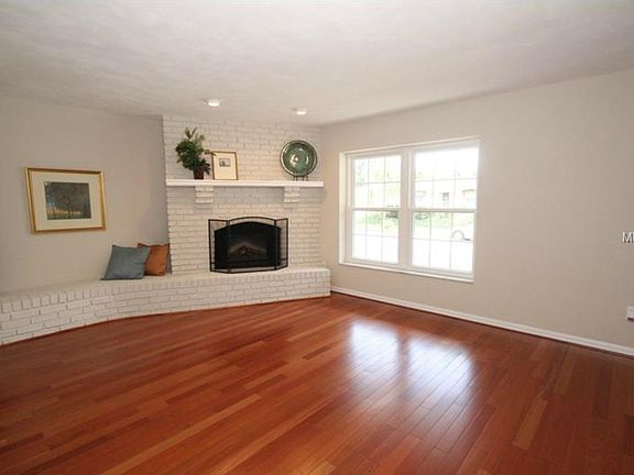 4th image of 2726 Mae Loma Ct