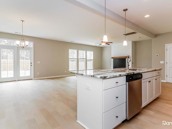 4th image of 399 Sanctuary Park Dr