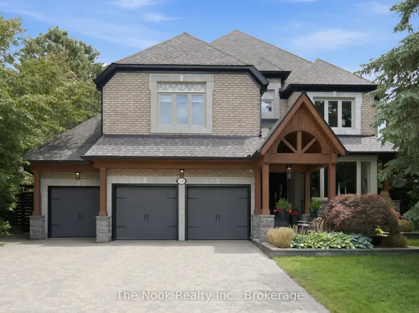 1018 Lockwood Cir, Newmarket, ON L3X 1M2