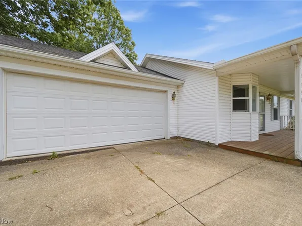 5390 Savannah Dr, Ashtabula, OH 44004