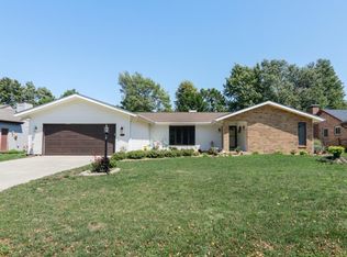 1802 Old Maple Ln, Savoy, IL 61874