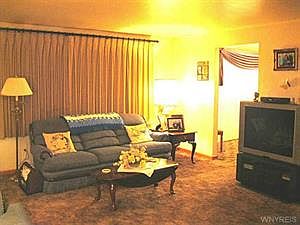 4th image of 3599 Winchester Dr