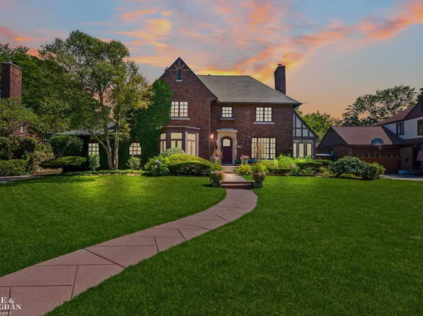 726 Westchester Rd, Grosse Pointe Park, MI 48230