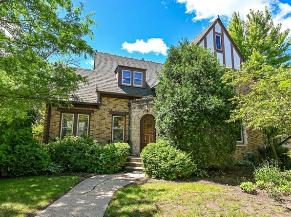 6625 W Grant STREET, West Allis, WI 53219