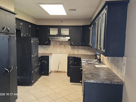 4th image of 3504 McClaflin Dr