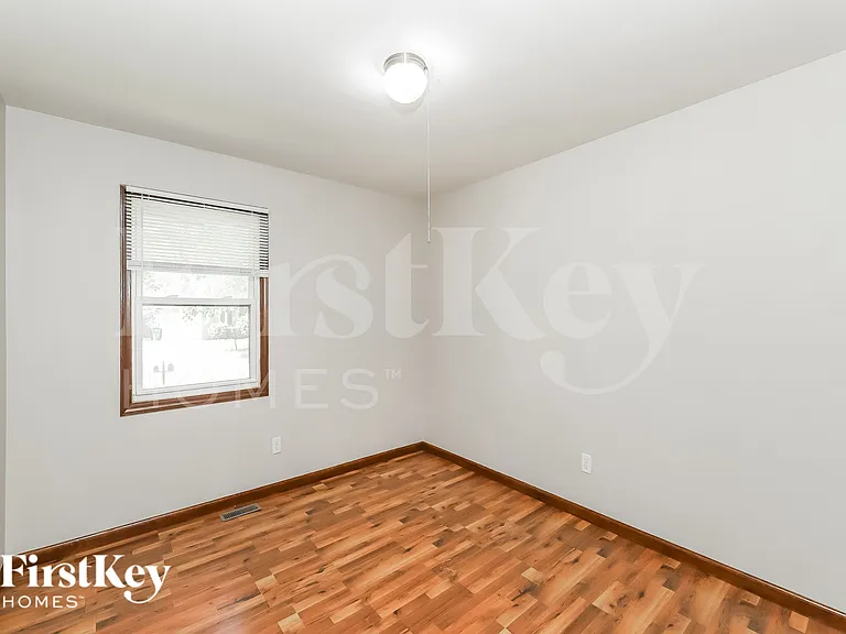 156 Dolores St — Photo 12