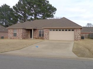 8 Livingstone Dr, Searcy, AR 72143