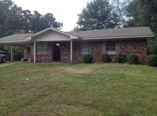 1106 Terry Rd, Tupelo, MS 38801