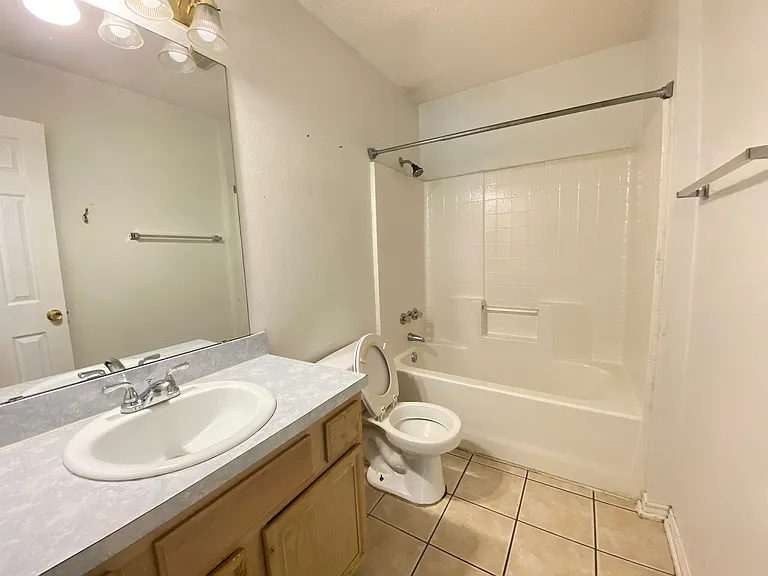 224 Los Angeles Dr — Photo 18