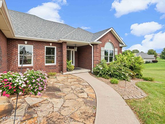 3rd image of 509 Summerhill Dr