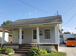 390 W Maple St, Canton, IL 61520