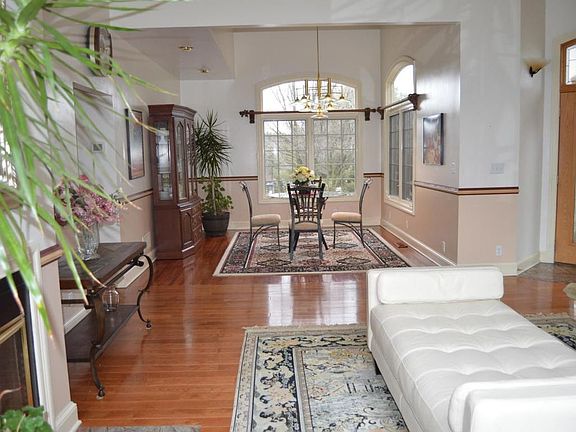 4th image of 71 Wexford Dr