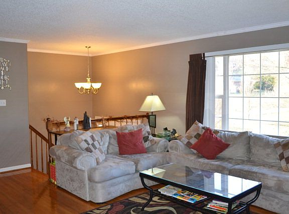 2nd image of 502 Summerwood Dr NE