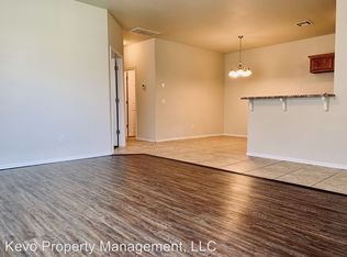 604 Rosemoor Ct, Yukon, OK 73099