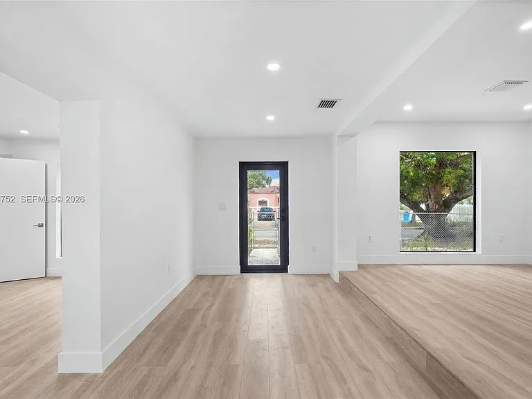 4746 NW 10th Ave — Photo 6