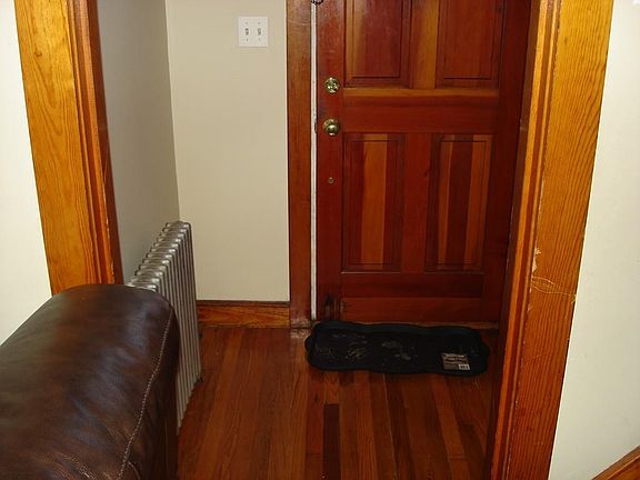 5th image of 210 Essex St