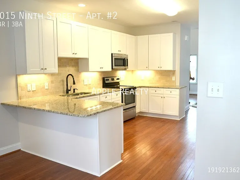 1015 9th St #2 — Photo 2