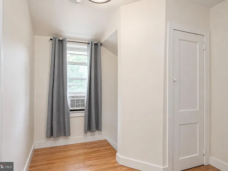 158 Wyoming Ave — Photo 20