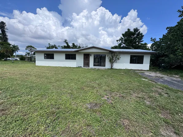 5518 Sunrise Dr, Fort Myers, FL 33919