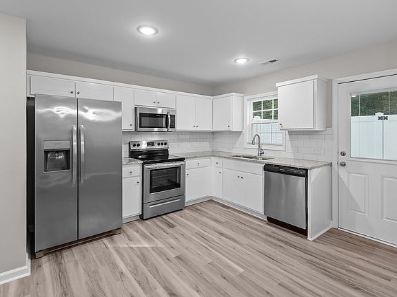 3rd image of 1228 Cross Creek Cir #1