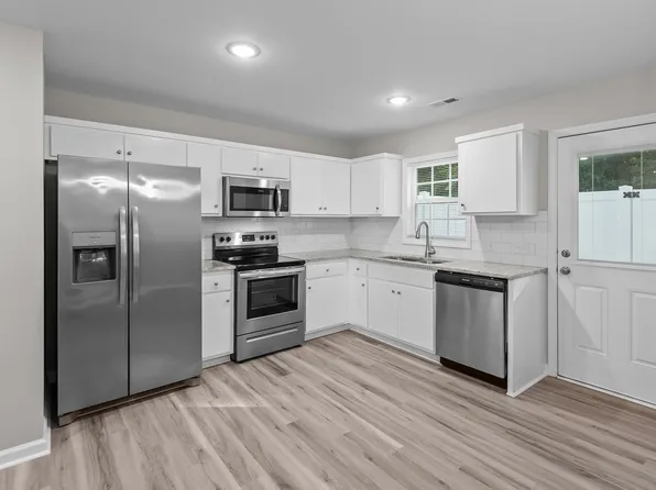 1228 Cross Creek Circle, 1228 Cross Creek Cir #6, Greenville, NC 27834