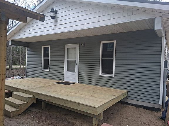 3rd image of 5525 Chippewa Trl