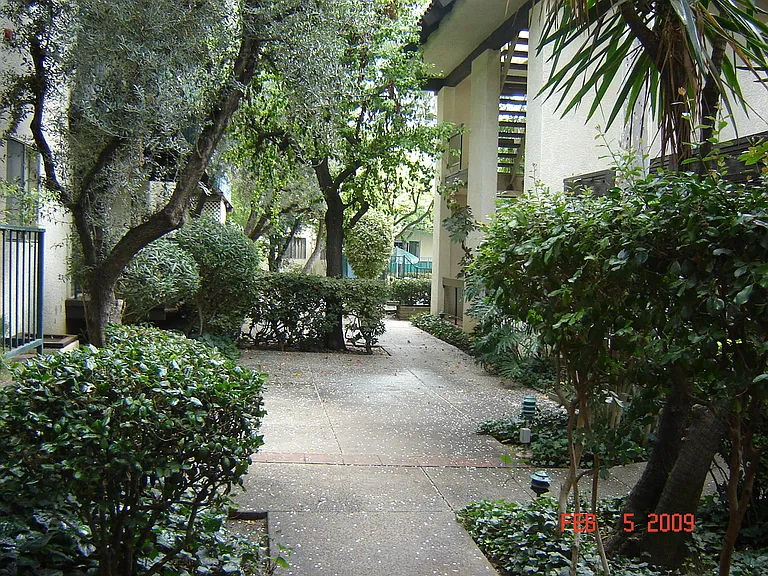 5460 White Oak Ave #K208 — Photo 31