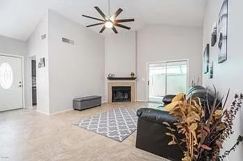 409 E Topeka Dr — Photo 21