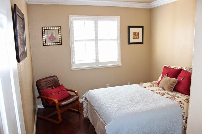 1st image of 428 W Julia Way