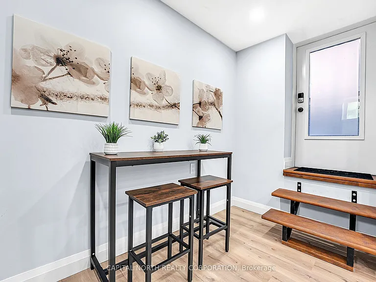 556 King St E #3 — Photo 6