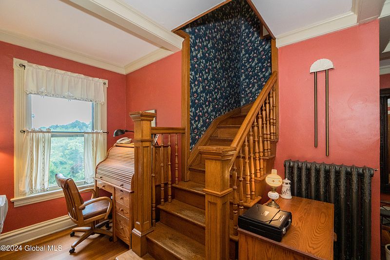 5th image of 26 Hawthorne Avenue