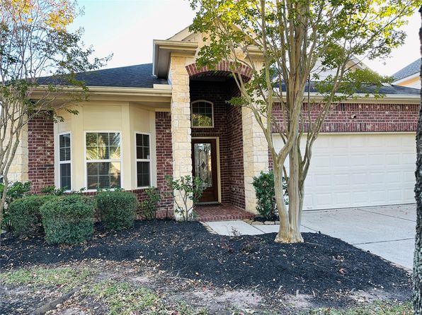 21927 Field Green Dr