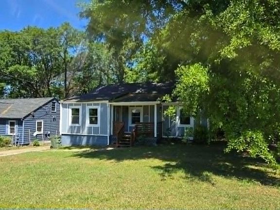 2nd image of 822 Midway St SE