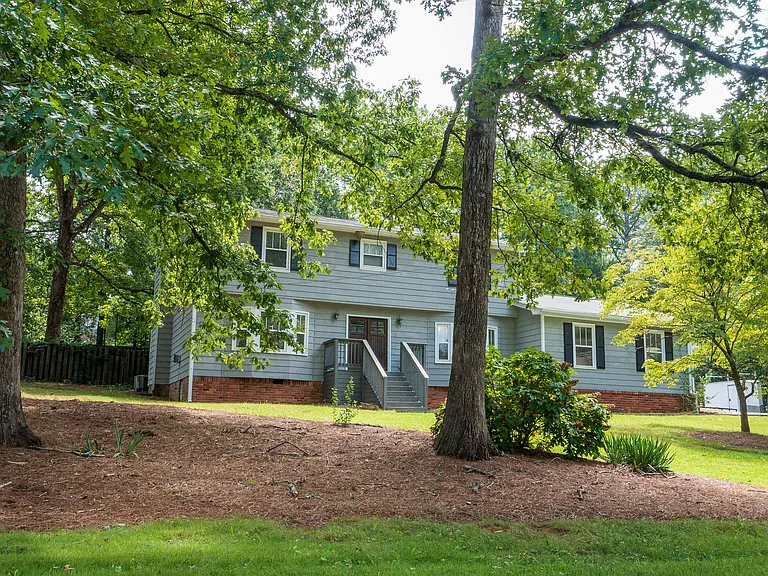 405 Boling Dr — Photo 1
