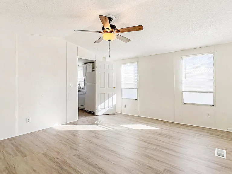 1202 US Highway 190 E #17 — Photo 15