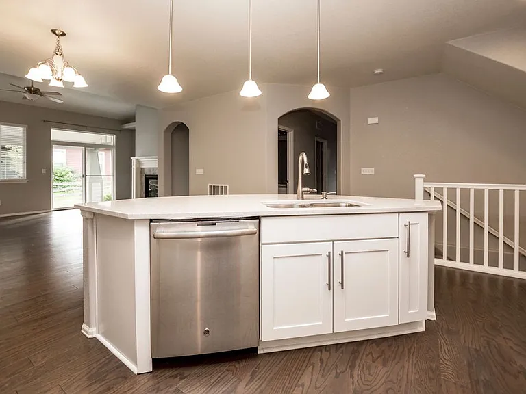 2121 Cutting Horse Dr — Photo 1